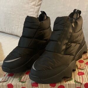 Sorel Black Women's Quilted Ankle Boots